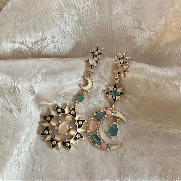 NEW ‘Spell Bound’ Earrings - Picture 5 of 6